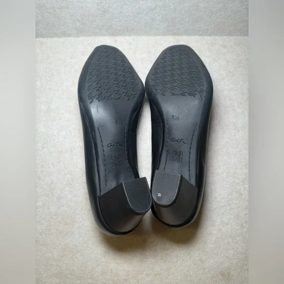 Ara Veda Women's Black Leather Pump Stacked Block Heel, US Size 5 1/2 - Picture 9 of 11